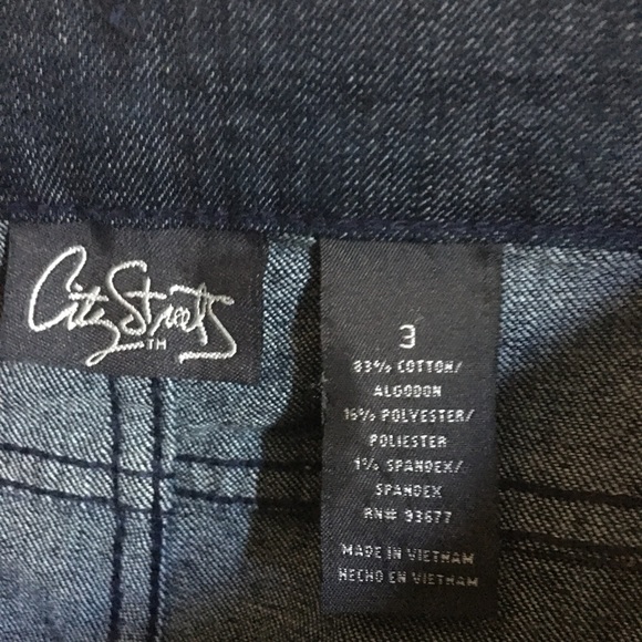 Shorts - Picture 4 of 4